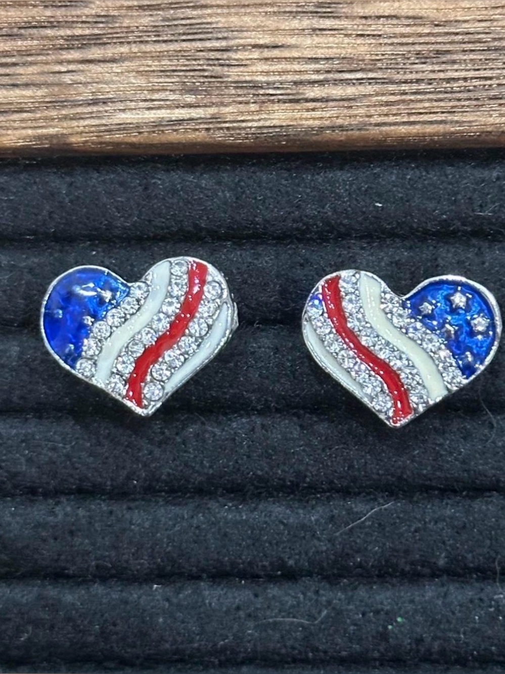 💕3 for $8💕 American flag heart studd earrings